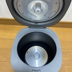 2023年製🌾コンパクトライスクッカー HK-CRC03 3合炊き炊飯器 (ブラック)の画像