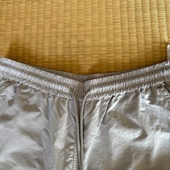 カーゴパンツの画像