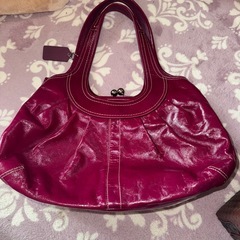 COACH☆ワインレッド、がま口デザインバッグ☆の画像
