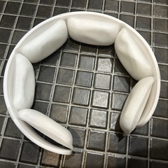 ホワイト ネッククーラー U字型 大きめの画像