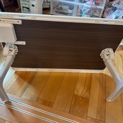 折りたたみテーブルの画像