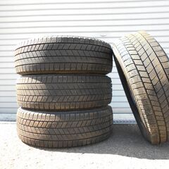 ブリヂストン ブリザック VRX3 スタッドレスタイヤ 195/65R15 【室内保管】4本の画像