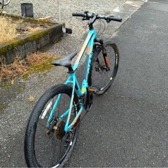 自転車　クロスバイクの画像
