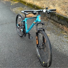 自転車　クロスバイクの画像