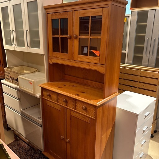 カントリー調　食器棚