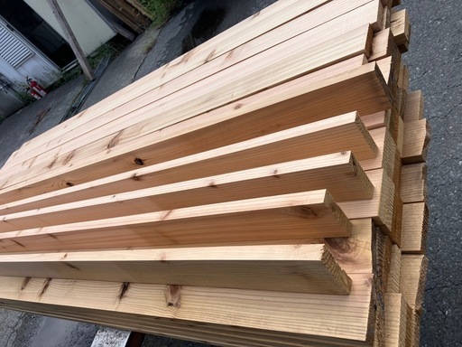 杉板材　65枚口　2000×75×20ミリ