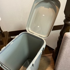 ゴミ箱の画像