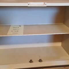 レトロ　開き戸収納棚の画像
