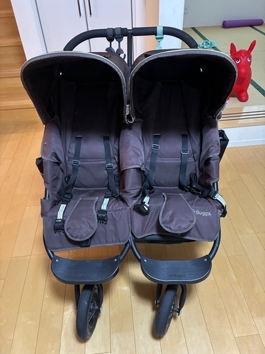 AirBuggy双子用ベビーカー、