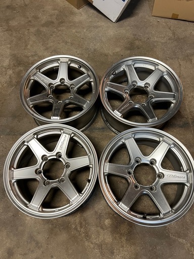 ハイエース ホイール