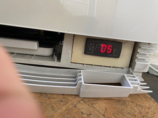 卓上冷蔵ショーケース84ℓ