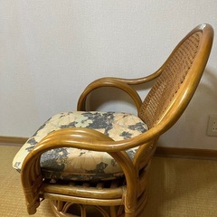 ラタンチェアの画像