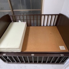 ベビーベッドの画像