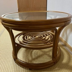 ラタン　ガラステーブルの画像