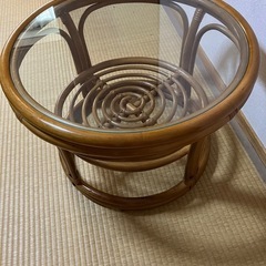 ラタン　ガラステーブルの画像
