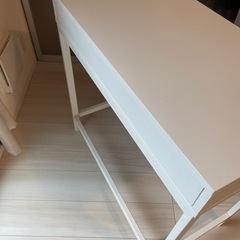 IKEA デスク　引き出し付き
　の画像