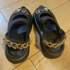 【新品未使用】キラキラ厚底サンダル(24cm)の画像