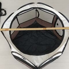 折りたたみできるペットサークルの画像