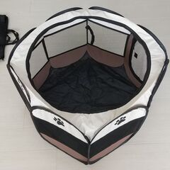 折りたたみできるペットサークルの画像