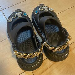 【新品未使用】キラキラ厚底サンダル(23cm)の画像