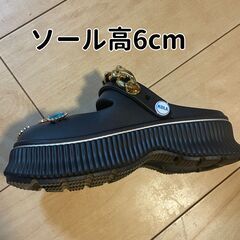 【新品未使用】キラキラ厚底サンダル(23cm)の画像
