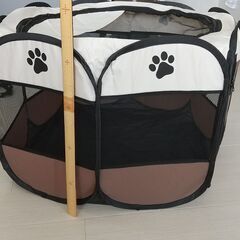 折りたたみできるペットサークルの画像