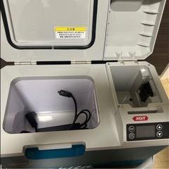 【新品バッテリー付き】マキタ 充電式保冷温庫 7L CW003Gバッテリーセット クーラーボックスの画像