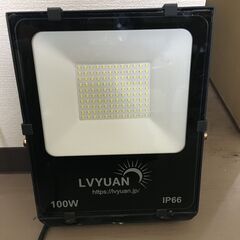 JM20251Y LED投光器　１００ワット ・外寸 　幅：約28cm 高さ：約6cm 奥行：約30cm中古品【取りに来られる方限定】の画像
