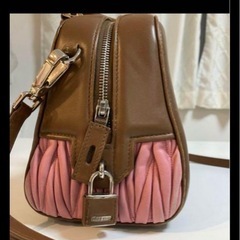 miumiu バッグ(美品)の画像