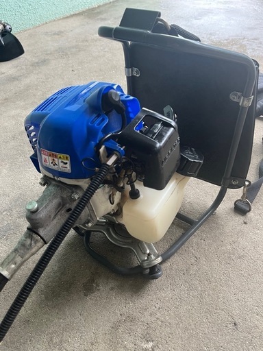 BIG M   BCS264SN 背負い式草刈機　良品　新品刃付き