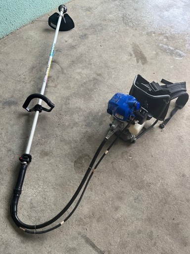 BIG M   BCS264SN 背負い式草刈機　良品　新品刃付き