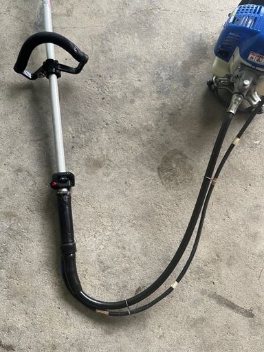 BIG M   BCS264SN 背負い式草刈機　良品　新品刃付き