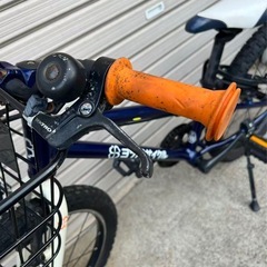 ヨツバサイクル YOTSUBA 20インチ ヨツバ20 キッズサイクル　ネイビー　前籠付　の画像