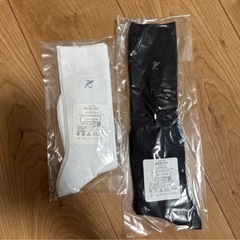 取引中です。です。【バラ売り可能です！】開智望小学校指定のセーター、ニット、靴下の画像