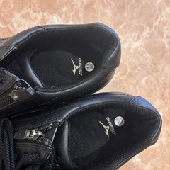 MIZUNO 黒のシューズの画像