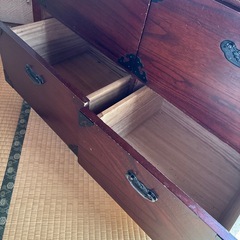 収納家具　引き出し　茶色の画像