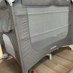 カトージ　ポータブルベビーベッド おむつ替えテーブル付　　の画像