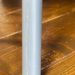サイドテーブル付きチェア2脚の画像