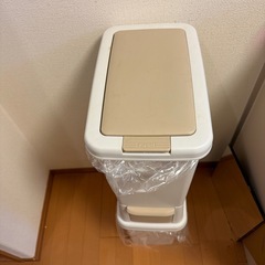 ゴミ箱の画像