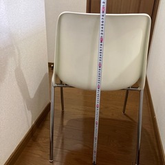 白椅子の画像