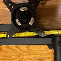 残り2個　モニターアームの画像