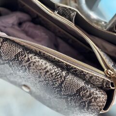 新品★蛇柄バッグの画像