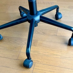 ニトリ ワークチェア Nシールド スモーク DHの画像