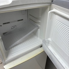 【無料・早い者勝ち】SHARP 冷蔵庫 140L SJ-14G-W（2003年製）の画像