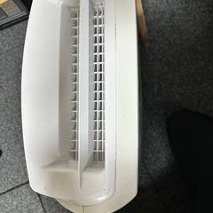 シャープ　空気清浄機　FU-A51-Wの画像