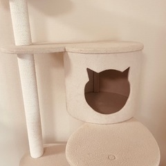 キャットタワー　　サンドベージュ色の画像