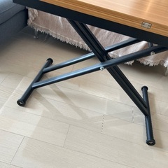 高さ、大きさが調節できるテーブルです！！！の画像