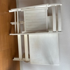 木製折りたたみテーブルセットの画像