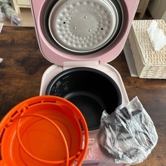 3合炊きピンク色炊飯器の画像