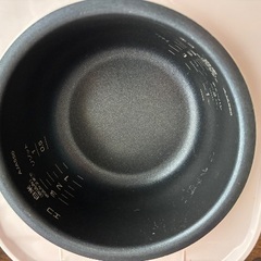3合炊きピンク色炊飯器の画像